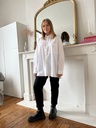 chemise-blanche-noir-jeans-femme-vetements-3.jpg