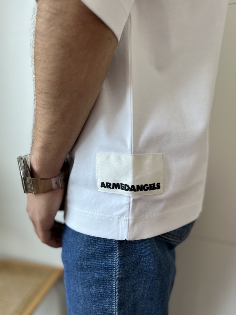 tshirt-blanc-homme-vetements-europe-agape-amour-dressing-lui-fashion-formen-armedangels-durable1.jpg