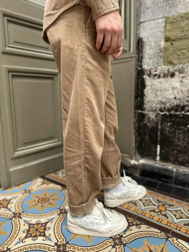ensemble-velours-velourscotele-minimumfashion-modehomme-pantalonhomme-chemisehomme-modedurable4.webp