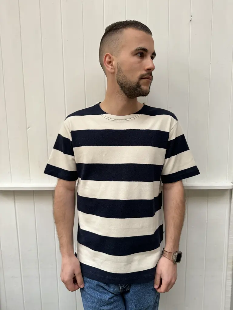 tshirt-tshirtmarin-mariniere-marin-bleu-blue-blanc-white-tshirthomme-minimumfashion4.webp