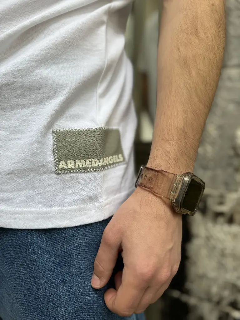 tshirthomme-tshirtblanc-oversized-tshirtoversize-white-blanc-whitetshirt-modehomme-armedangels2.webp