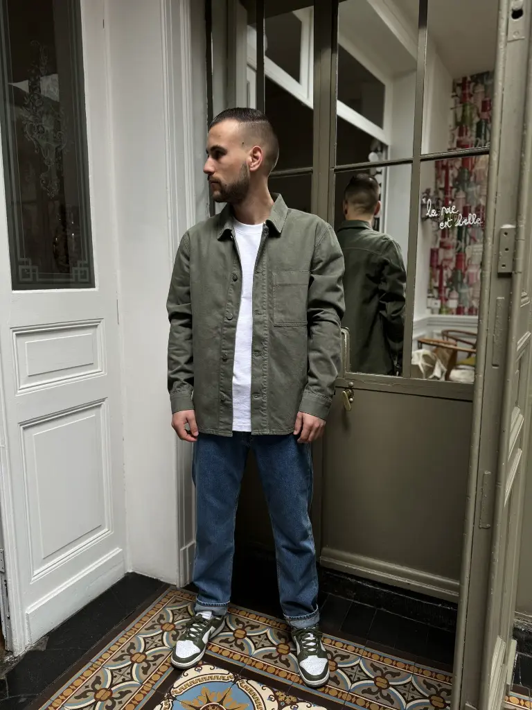 veste-kaki-vestehomme-vesteenjeans-vesteenjeanshomme-detoxdenim-green-modehomme-armedangels4.webp