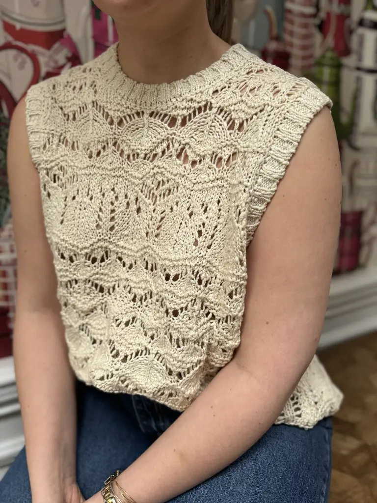 top-crochet-beige-perfectoutfit-minimumfashion-summeroutfit6.webp