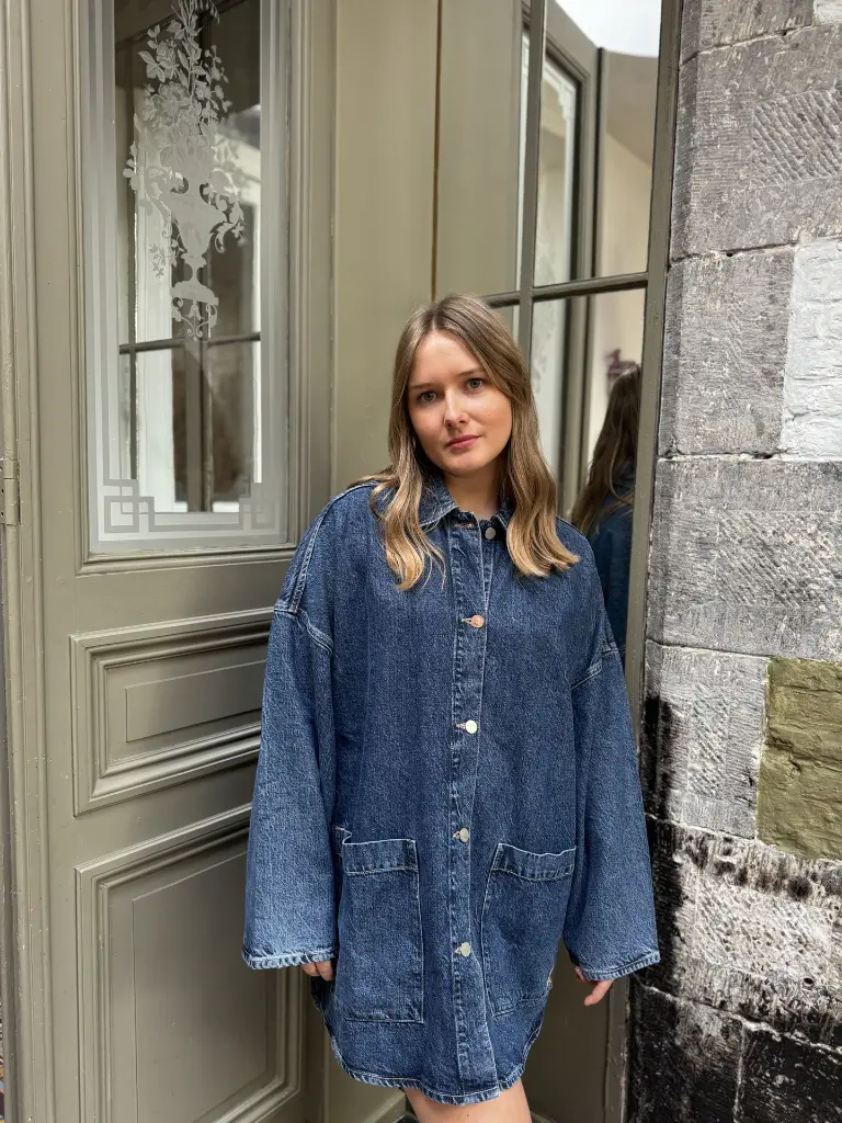 vestejeans-veste-jeans-robejeans-blue-oversize-outfitoversize-armedangels-detoxdenim-modedurable-moderesponsable5.webp