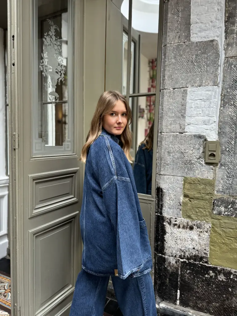 vestejeans-veste-jeans-robejeans-blue-oversize-outfitoversize-armedangels-detoxdenim-modedurable-moderesponsable11.webp