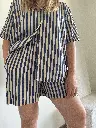 ensemble-chemise-short-rayures-chemiserayures-modefemme-minimumfashion-sustainablefashion-outfitforsummer-summeroutfit-2.webp