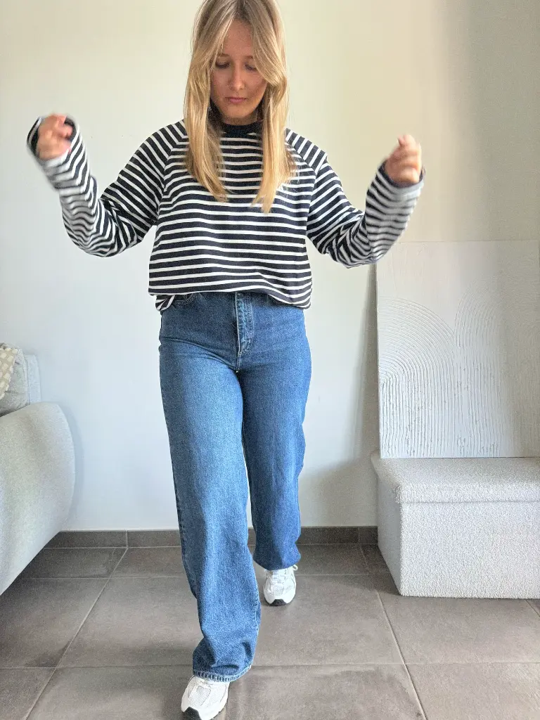marinière-jeans-lookmarin-rayures-blue-marine-intemporel-armedangels-4.webp