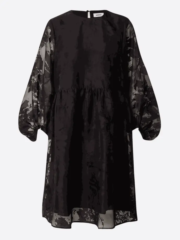 ROBE BIRTHES